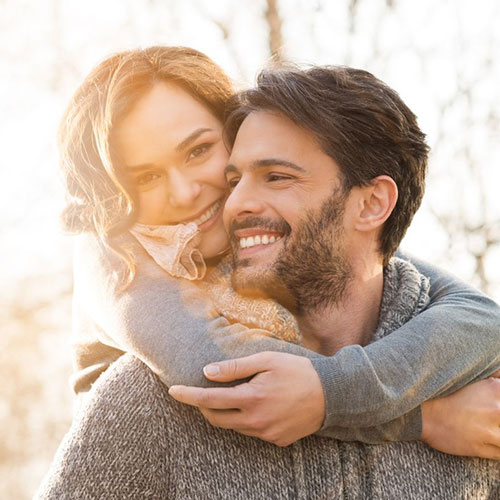 smiling-couple couple